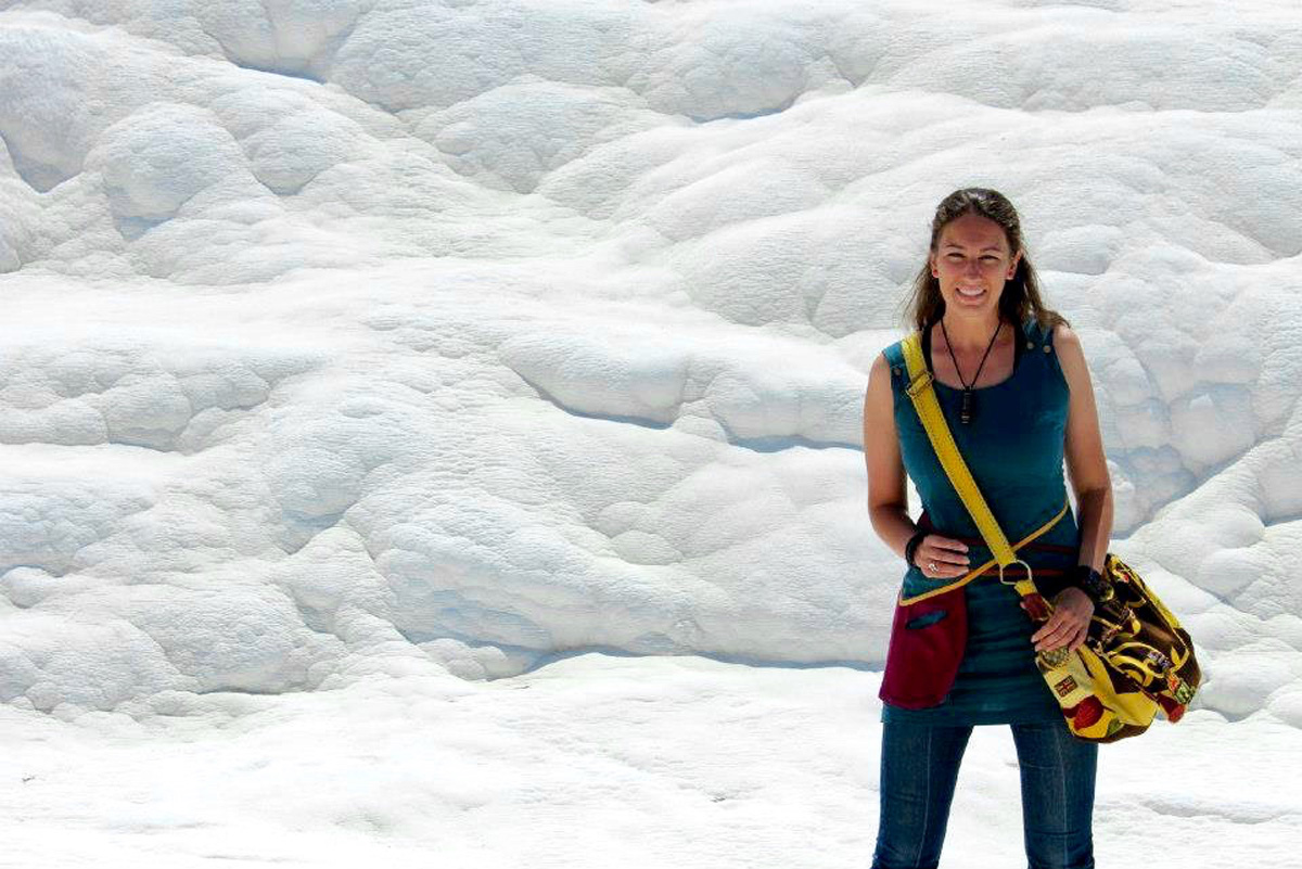 female hitchhiker 01