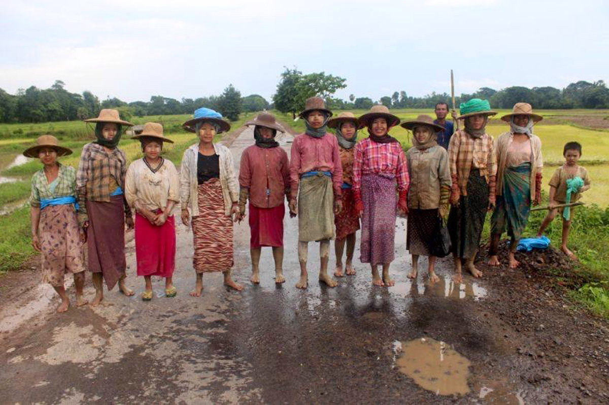 female hitchhiker 05